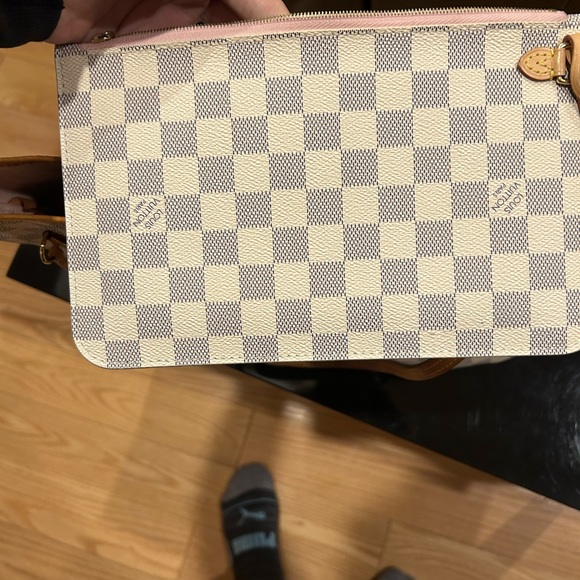 Louis Vuitton Neverfull MM - Picture 10 of 14